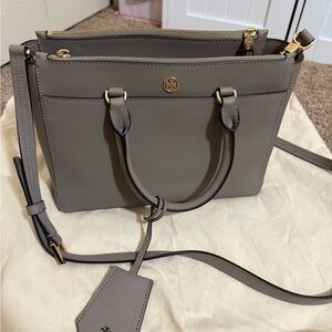 𝙏𝙤𝙧𝙮 𝘽𝙪𝙧𝙘𝙝